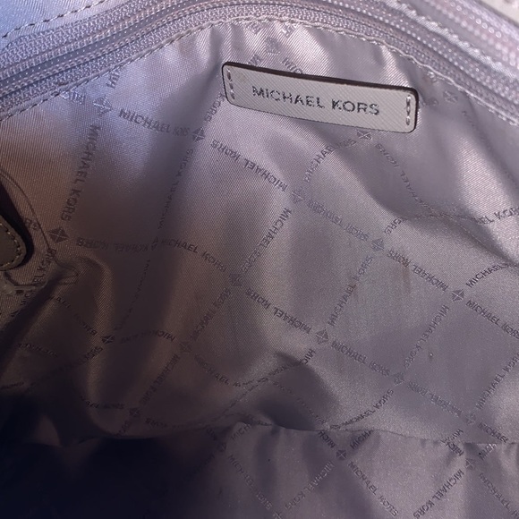 Great condition Michael Kors bag. - Picture 9 of 9